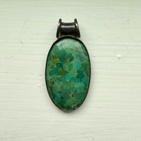 Vintage Jewelry - Lovely green blue stone pendant set in silver